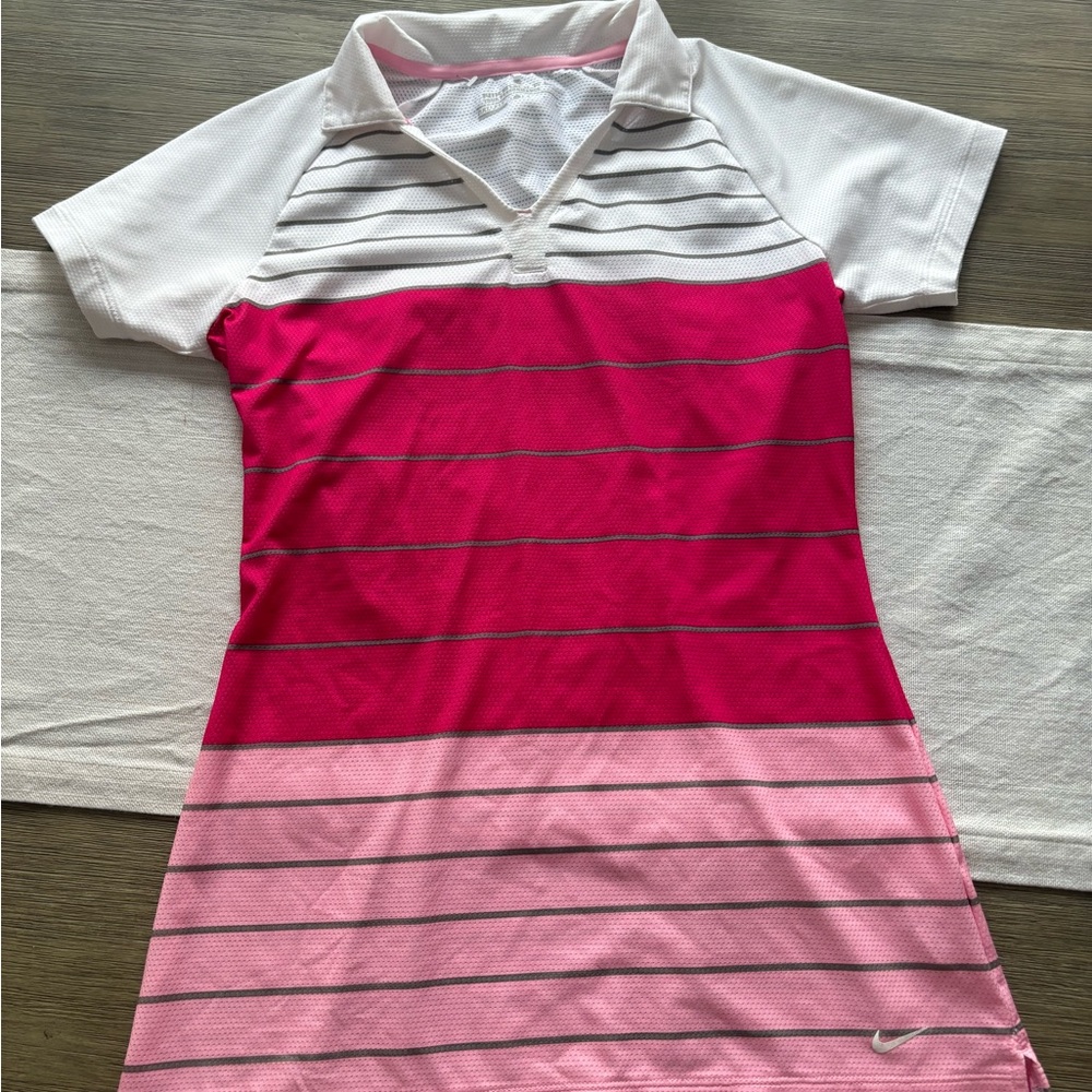 Nike Golf polo golf shirt size small pinks - Elle woods vibes 💫💓🏌️‍♀️⛳️ (A)